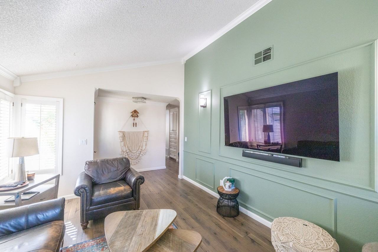 70 Snyder Way - Photo 3 of 12