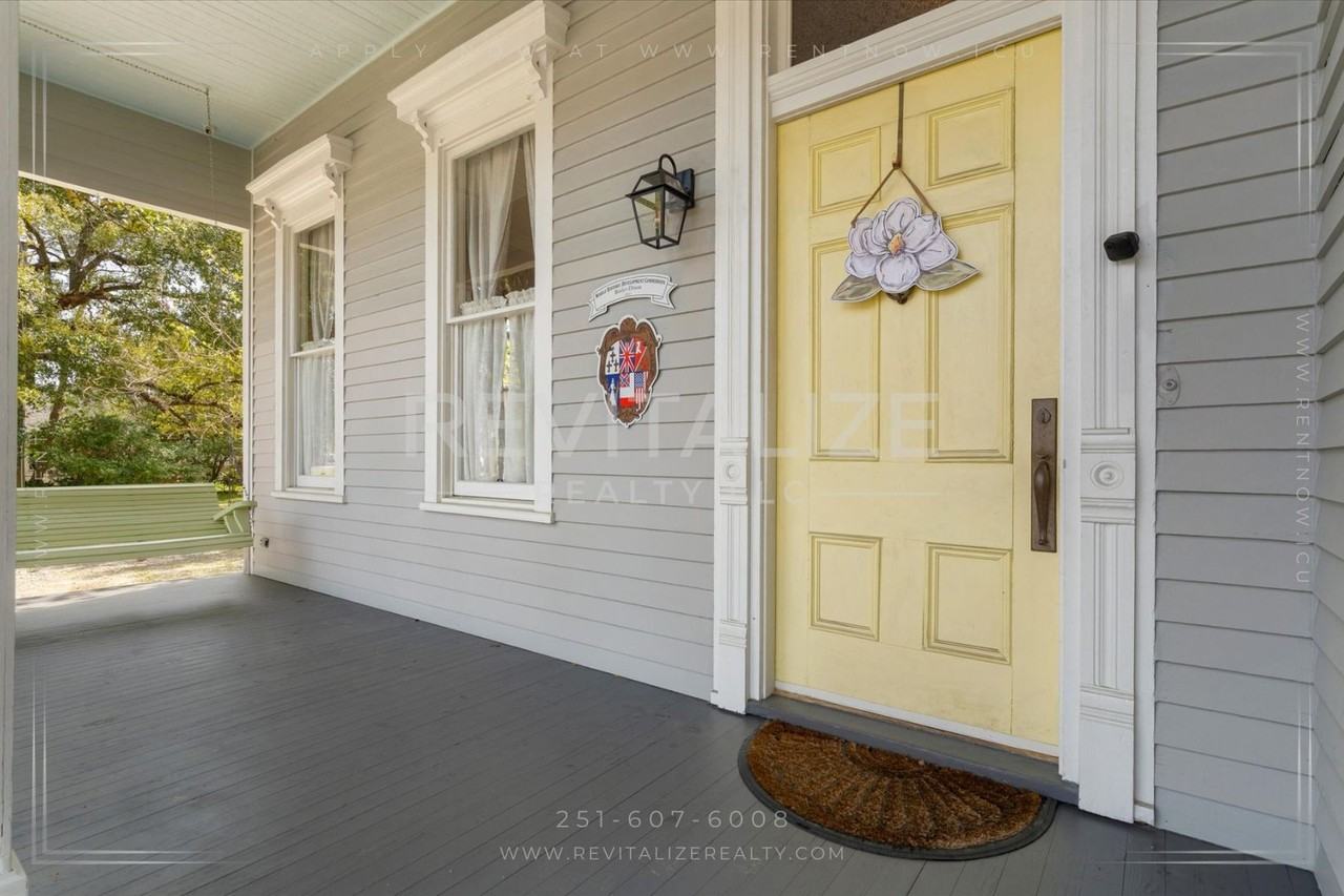 1327 Spring Hill Ave - Photo 2 of 32