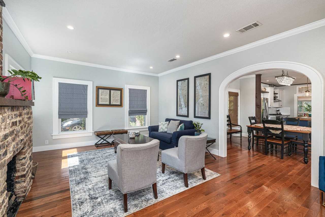 1943 Forest Park Blvd - Photo 2 of 25