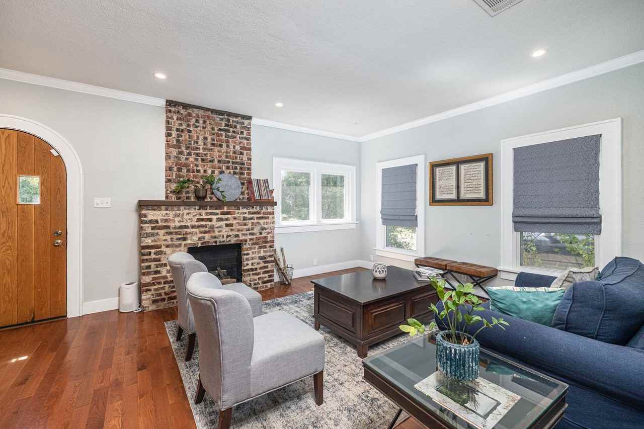 1943 Forest Park Blvd - Photo 3 of 25