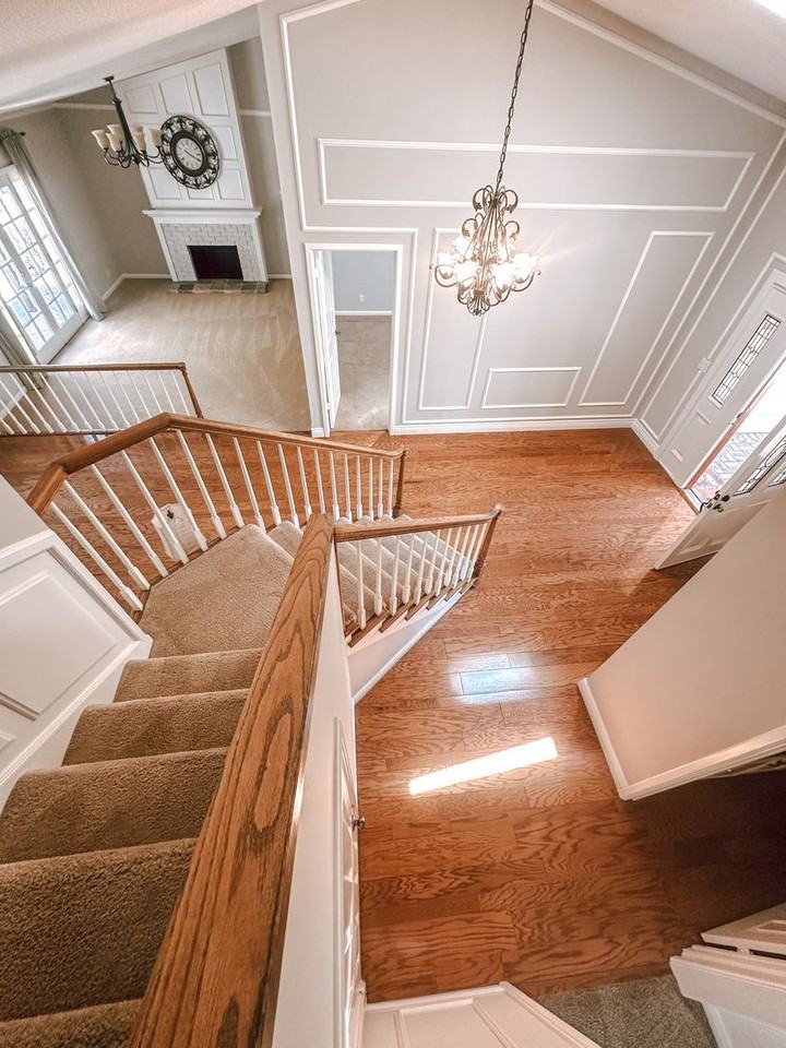 870 Saturn Way - Photo 2 of 18