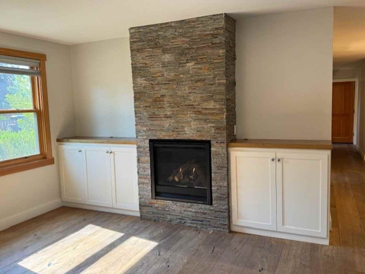 225 Nw Wall St - Photo 3 of 35