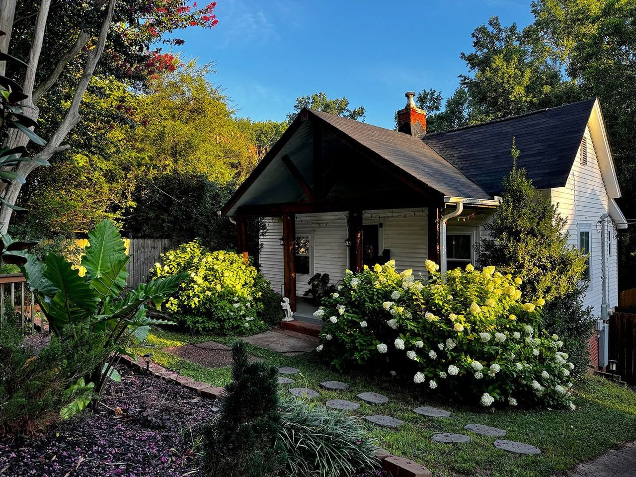 50 Hale St - Photo 2 of 24