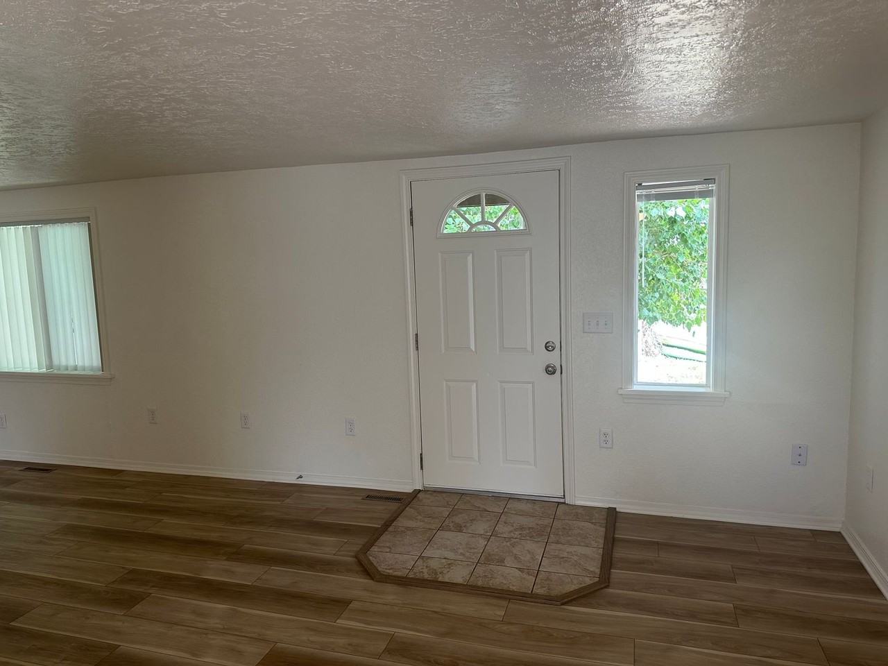 38830 Mathews Dr - Photo 7 of 38