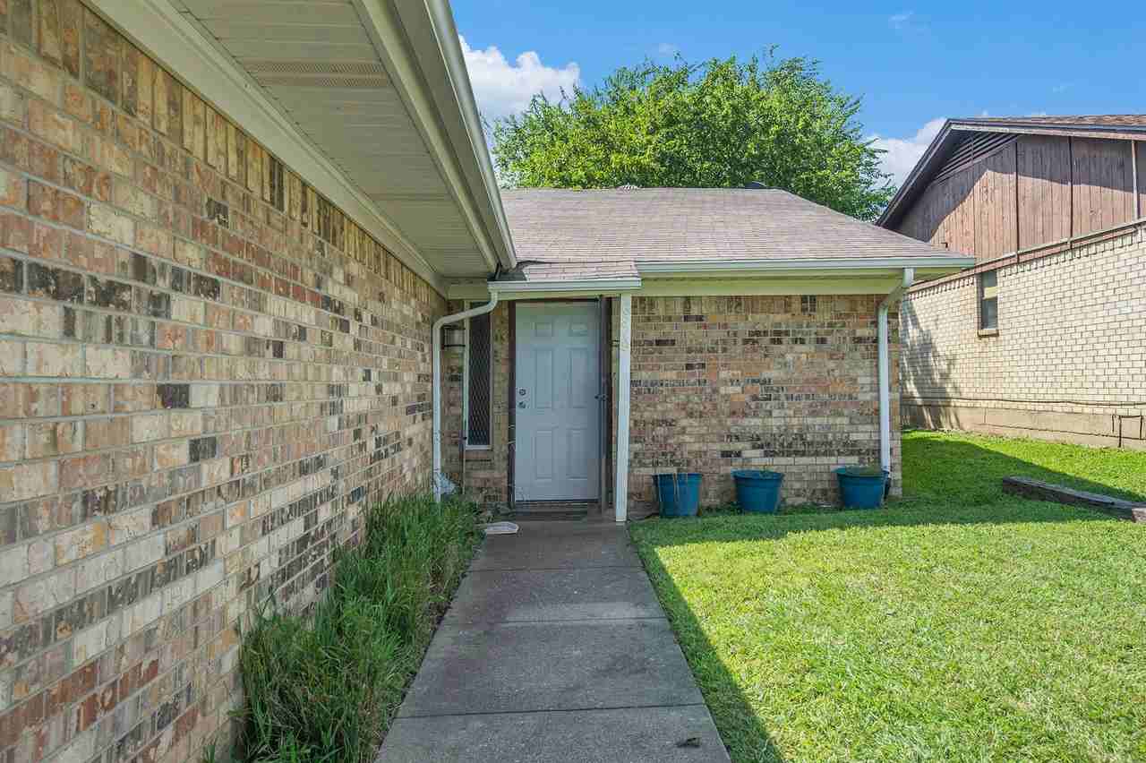 6819 W Cleburne Rd - Photo 3 of 24