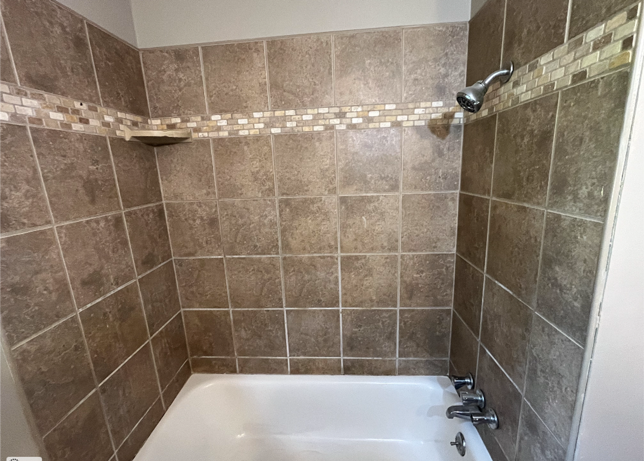 601 N Browder St - Photo 2 of 11