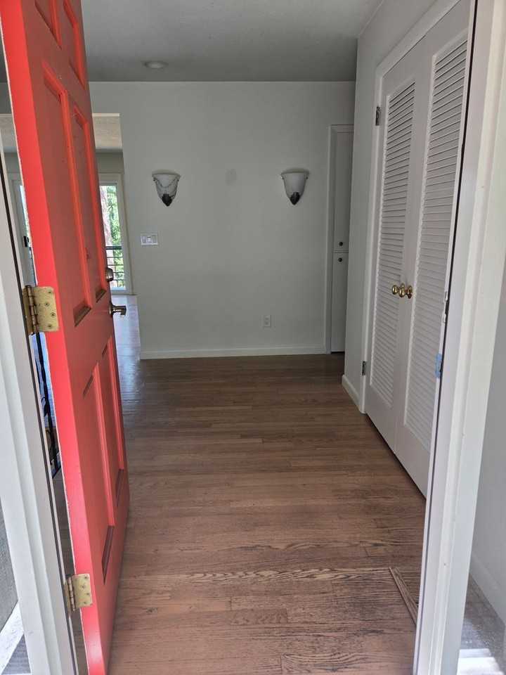 2422 Hillcrest Ct - Photo 3 of 33