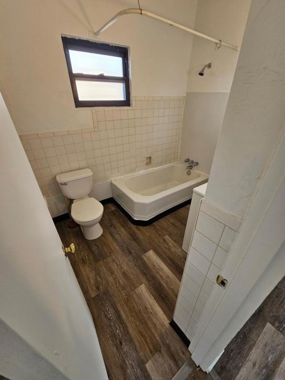 544 Bessemer Ave - Photo 3 of 7