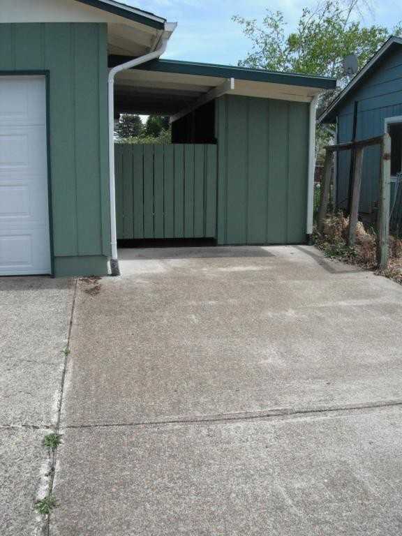 2739 S 9th St - Photo 2 of 25