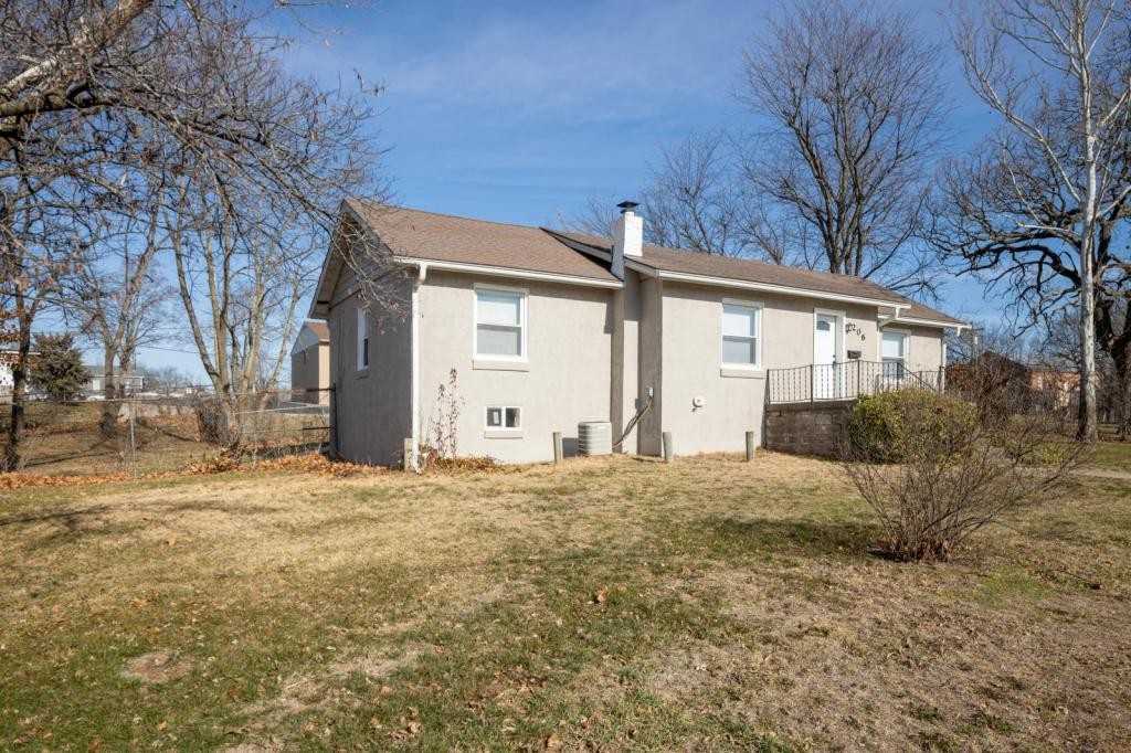 206 W Wimer St - Photo 3 of 27