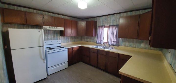 1107 Howard Ave - Photo 2 of 5