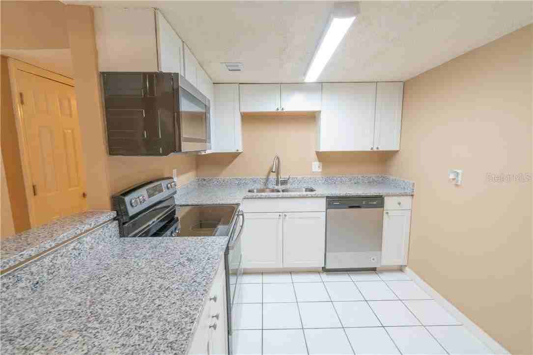 914 Lake Destiny Rd - Photo 2 of 14