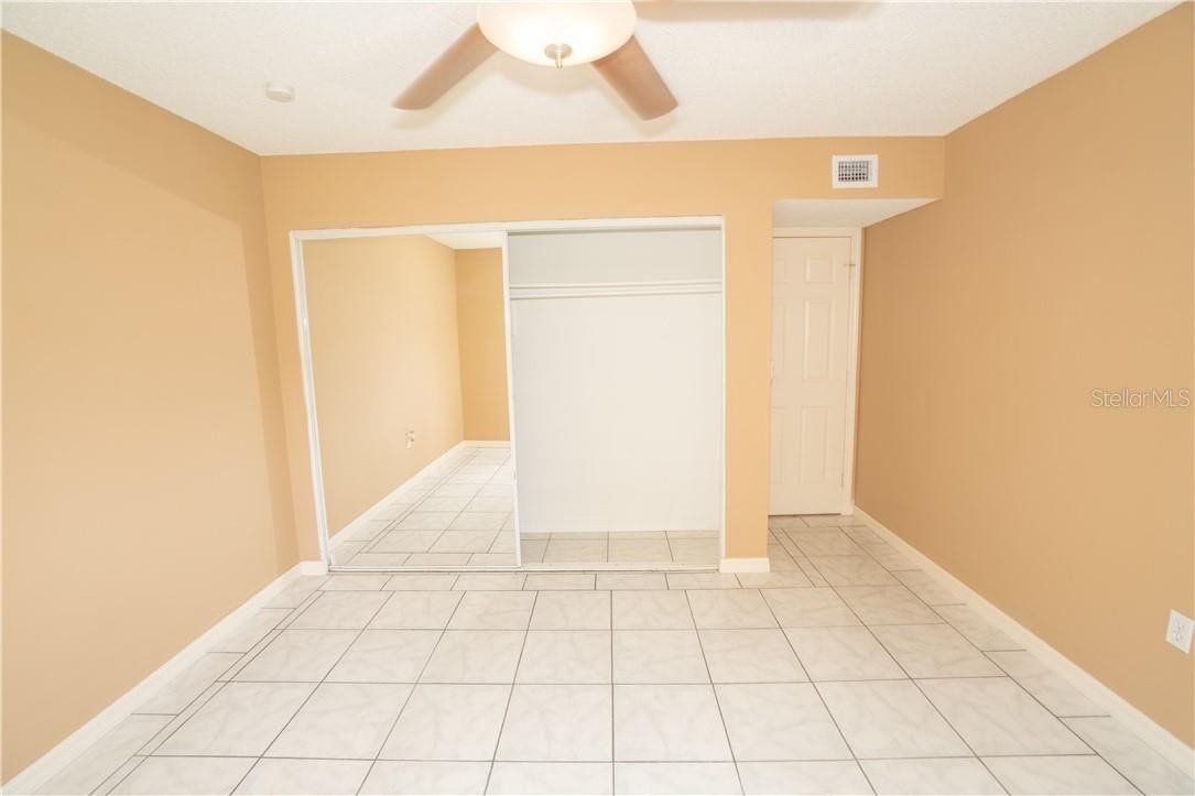 914 Lake Destiny Rd - Photo 6 of 14