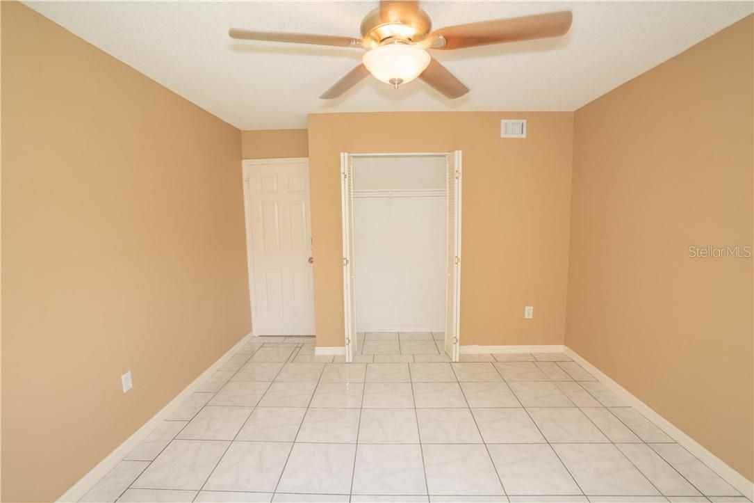 914 Lake Destiny Rd - Photo 7 of 14