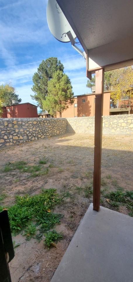 2827 Anise Dr - Photo 3 of 14