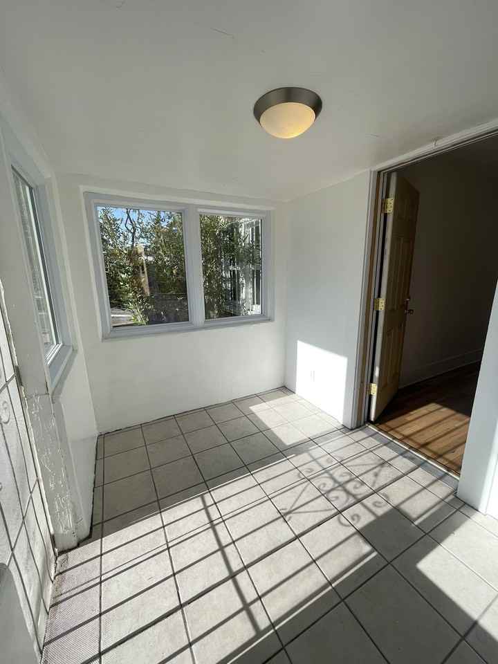 407 Harvard Dr Se #407 - Photo 3 of 29