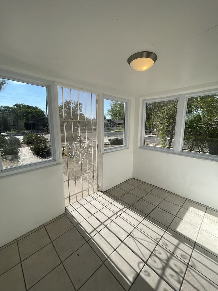 407 Harvard Dr Se #407 - Photo 2 of 29