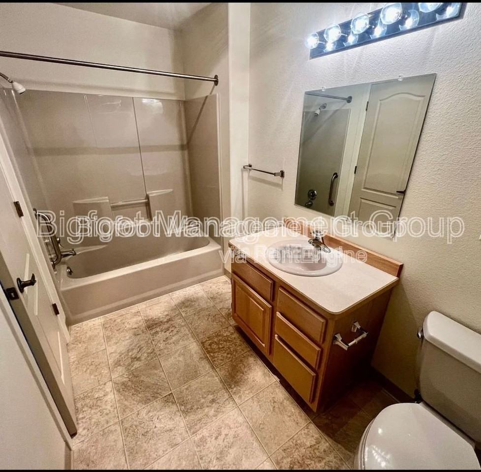 Vista Ave - Photo 2 of 5