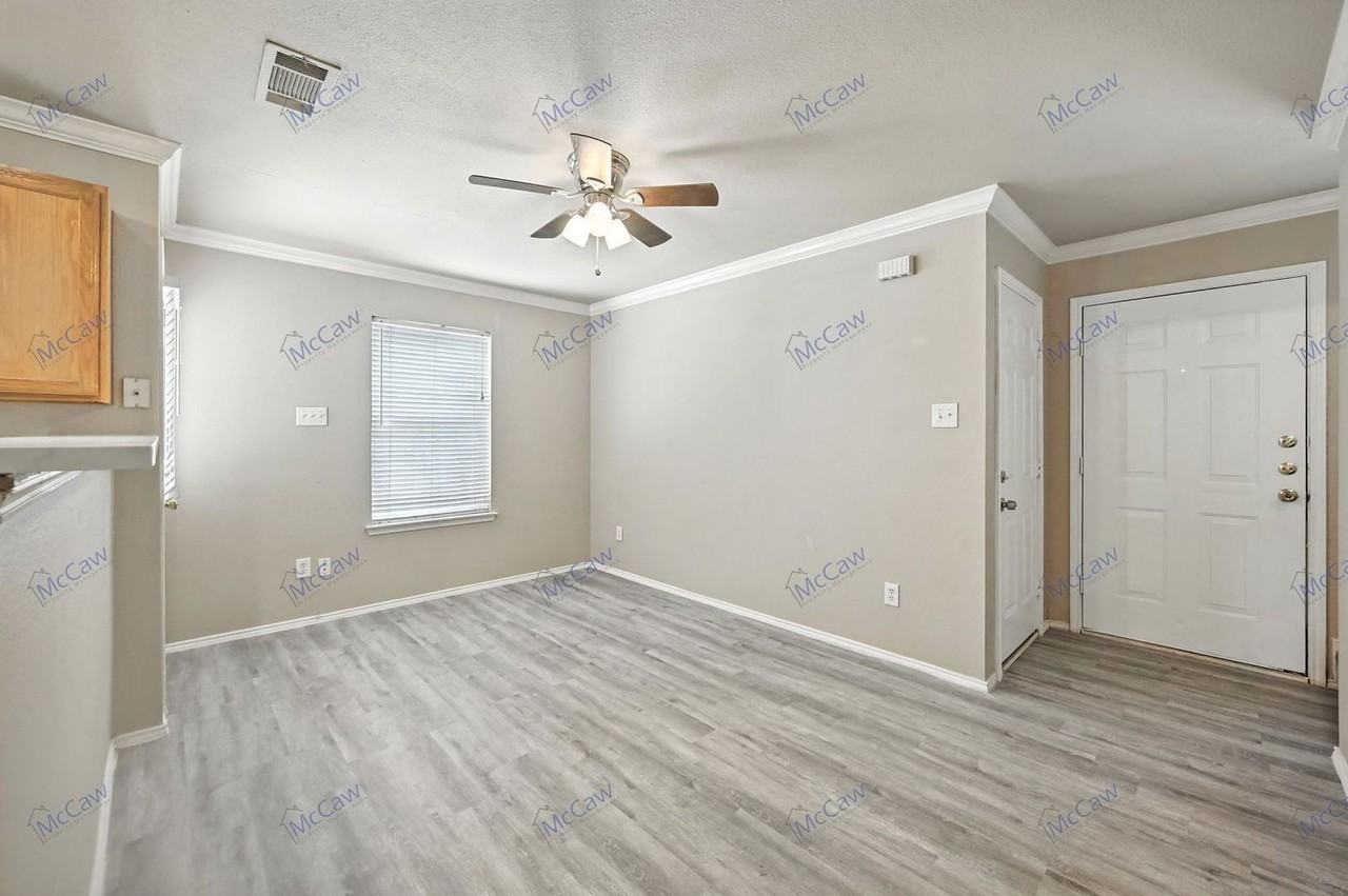 1321 Village Garden Dr - Photo 2 of 20