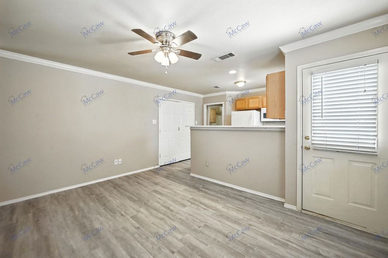 1321 Village Garden Dr - Photo 3 of 20