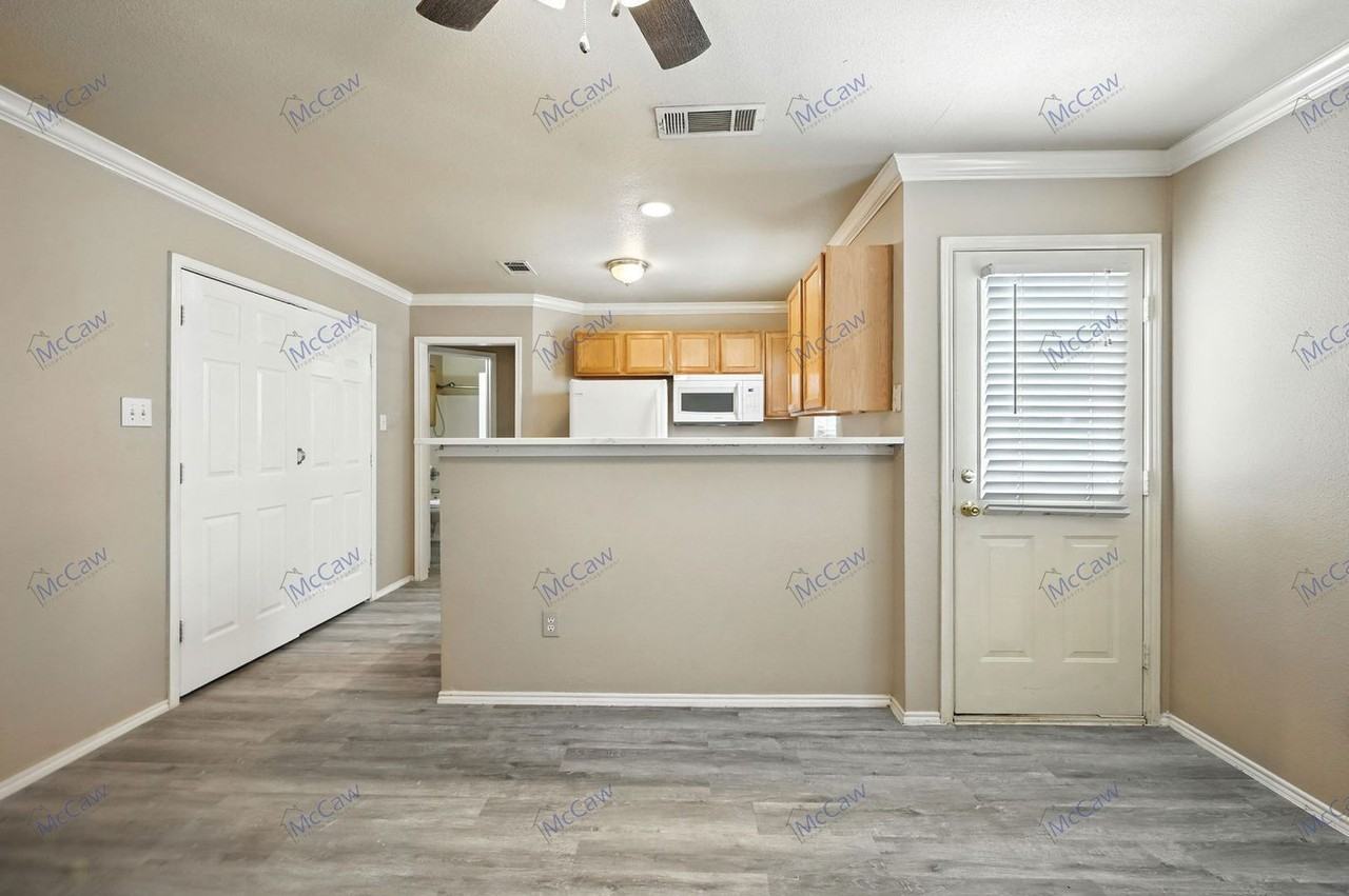 1321 Village Garden Dr - Photo 5 of 20
