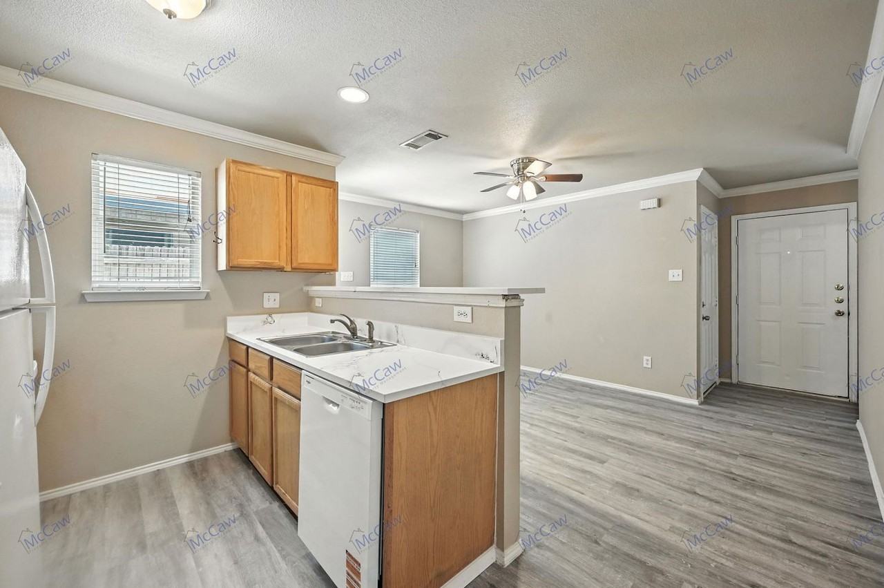 1321 Village Garden Dr - Photo 6 of 20