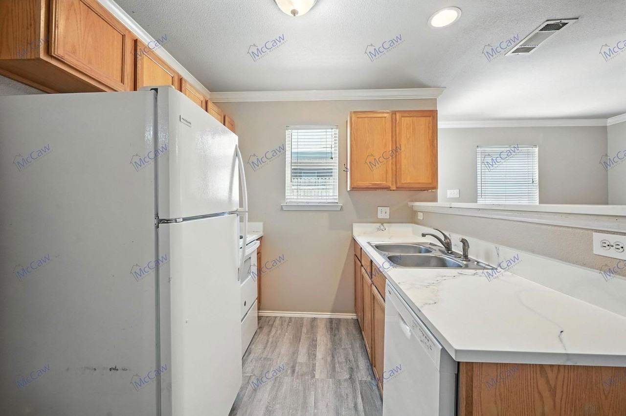1321 Village Garden Dr - Photo 7 of 20