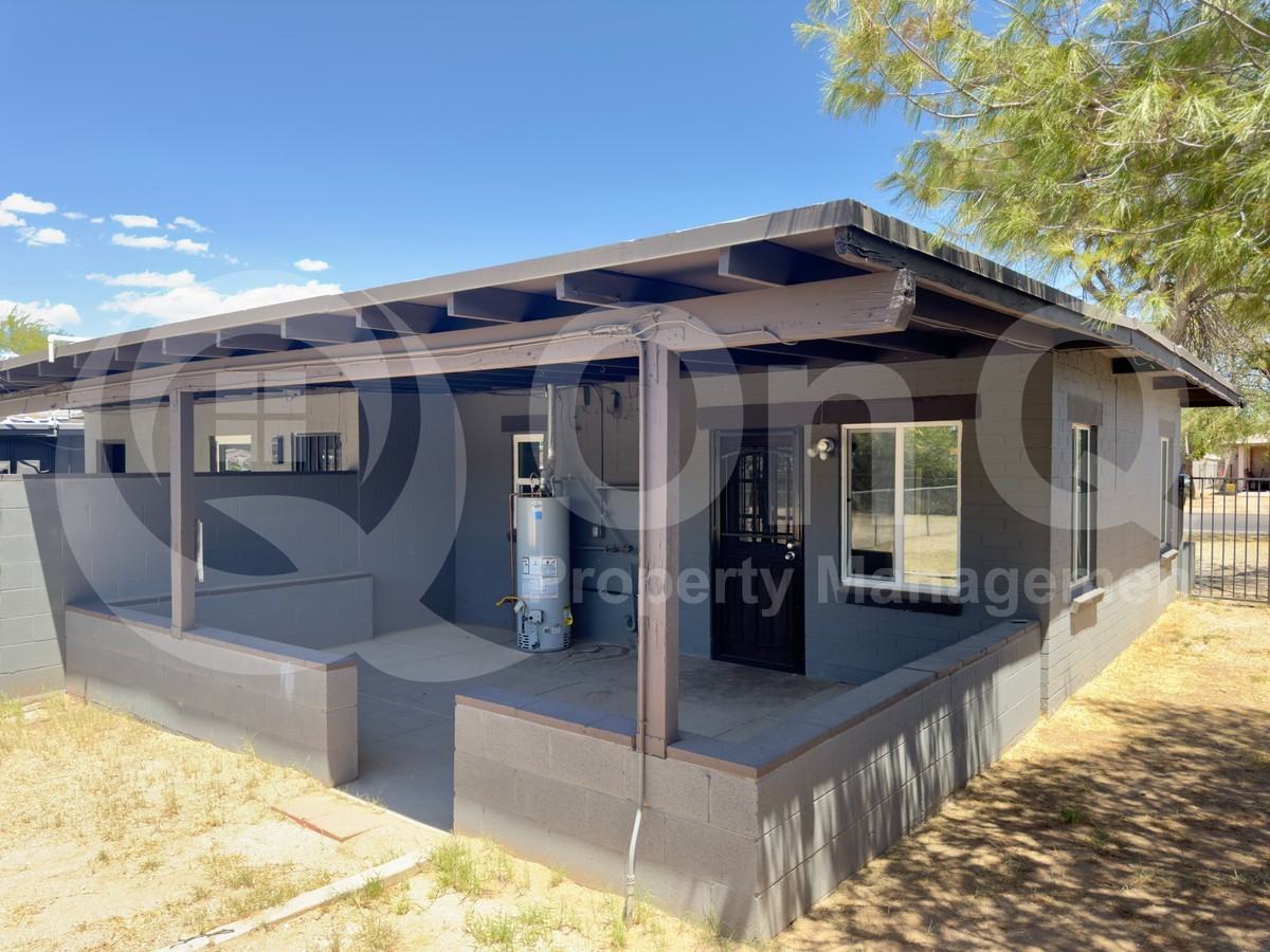 915 N Columbus Blvd #1 - Photo 4 of 19