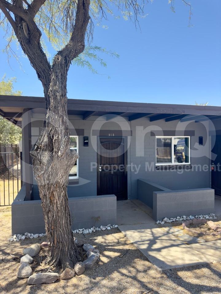 915 N Columbus Blvd #1 - Photo 5 of 19