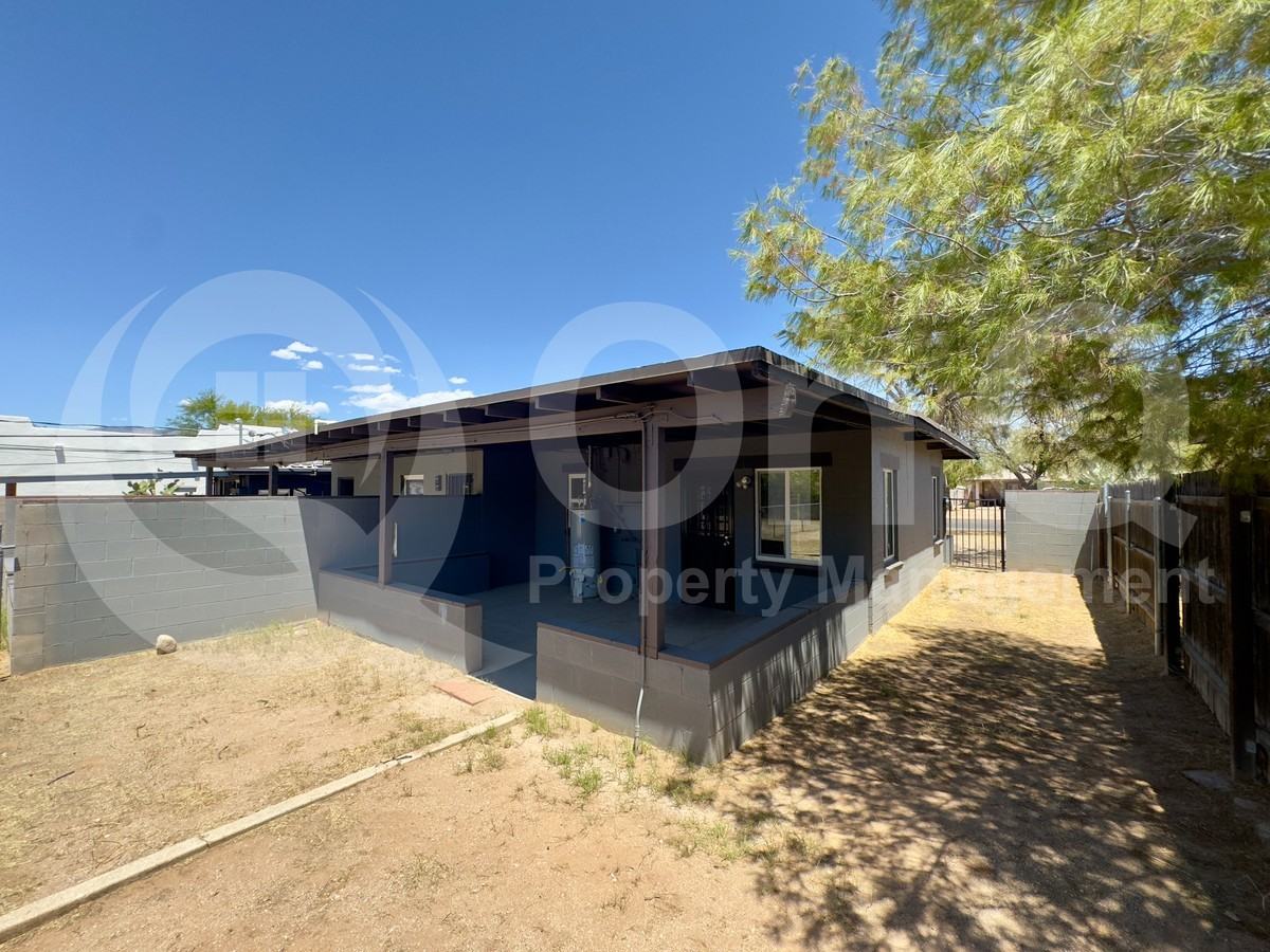 915 N Columbus Blvd #1 - Photo 7 of 19