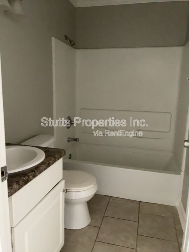 414 Hermitage Dr #6 - Photo 4 of 7