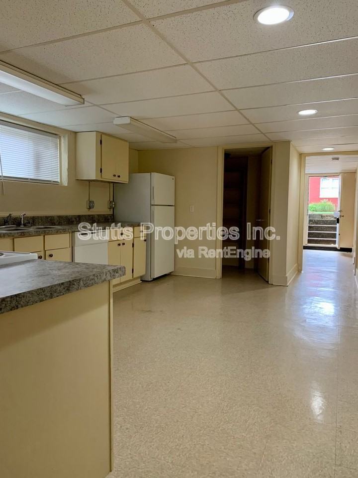 402 West Tombigbee Street #B - Photo 5 of 13