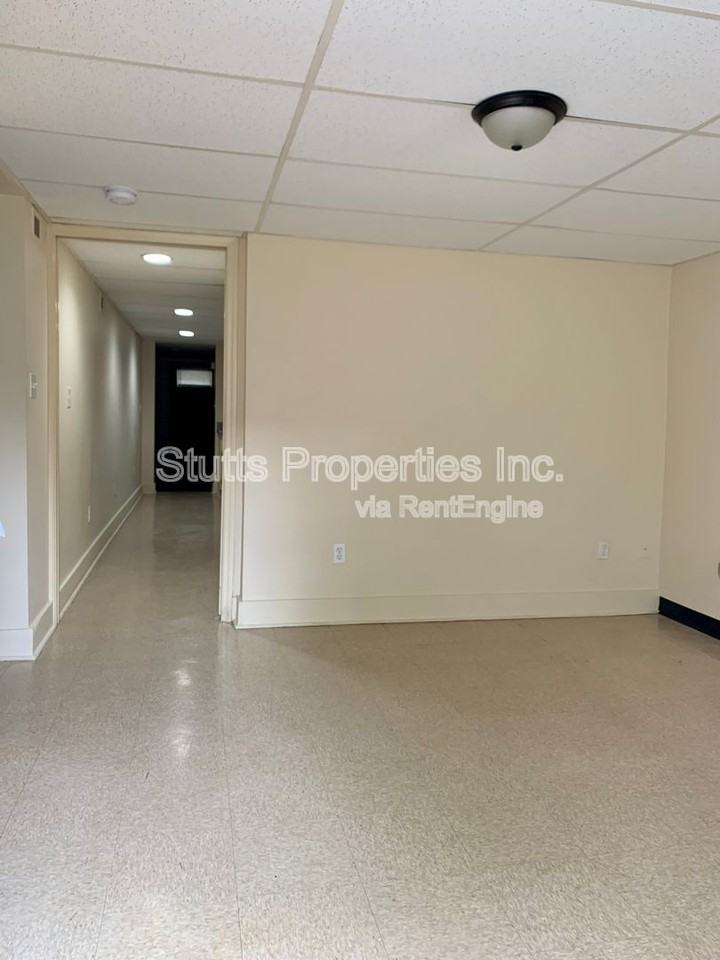 402 West Tombigbee Street #B - Photo 6 of 13