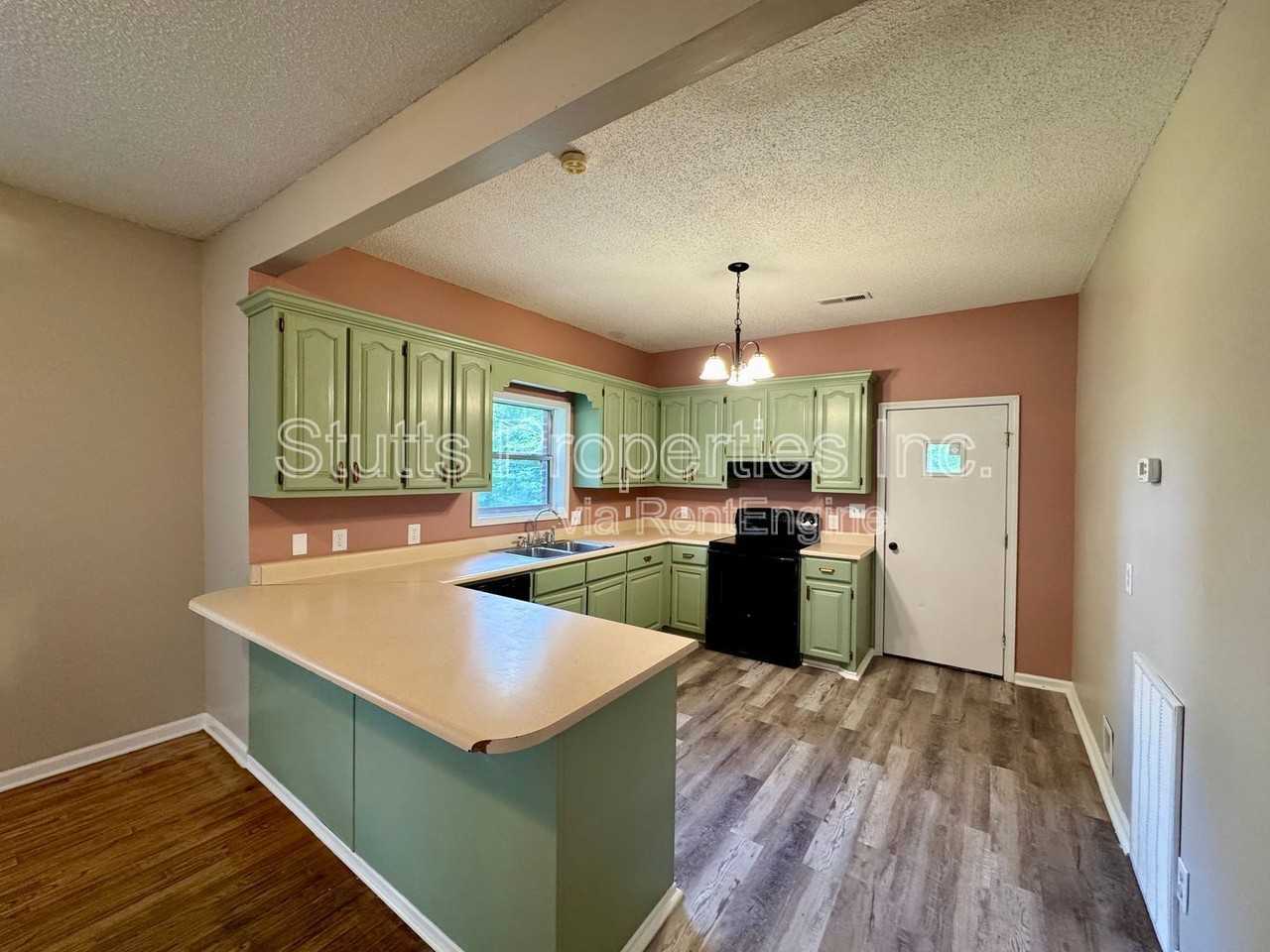 237 County Road 457 - Photo 3 of 10