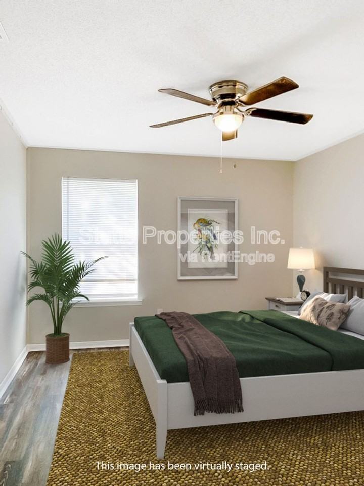 505 N Dickson St #B8 - Photo 3 of 9