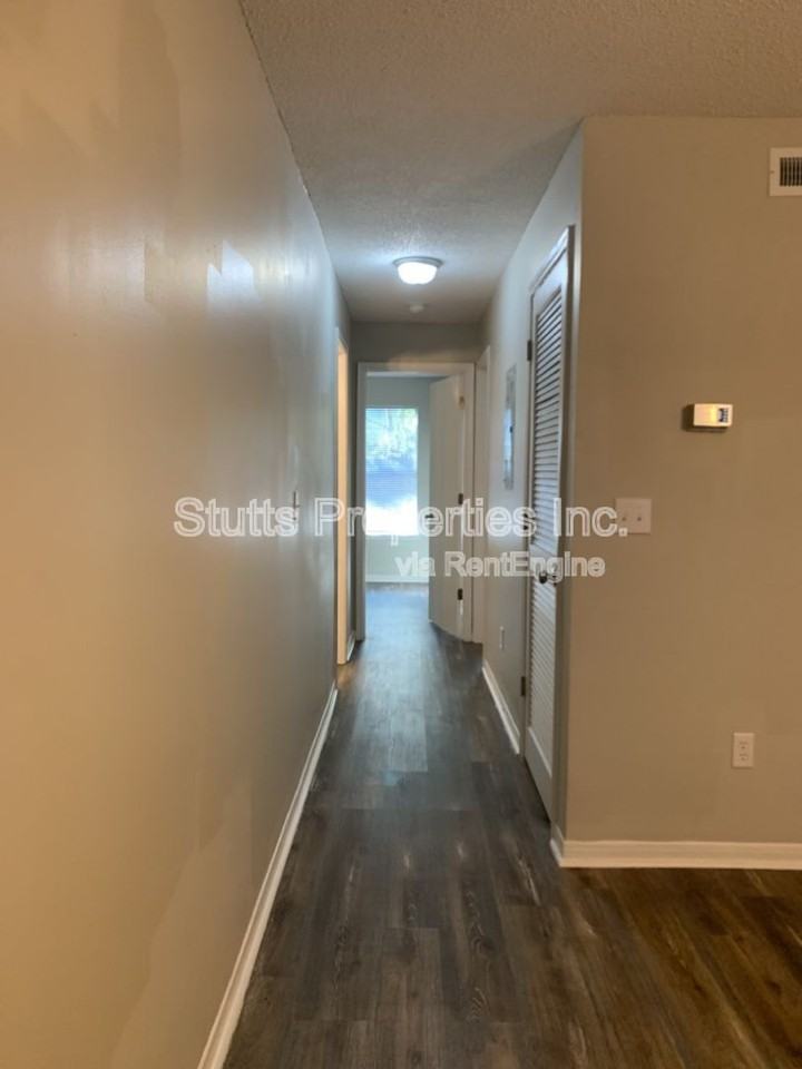 505 N Dickson St #B8 - Photo 5 of 9
