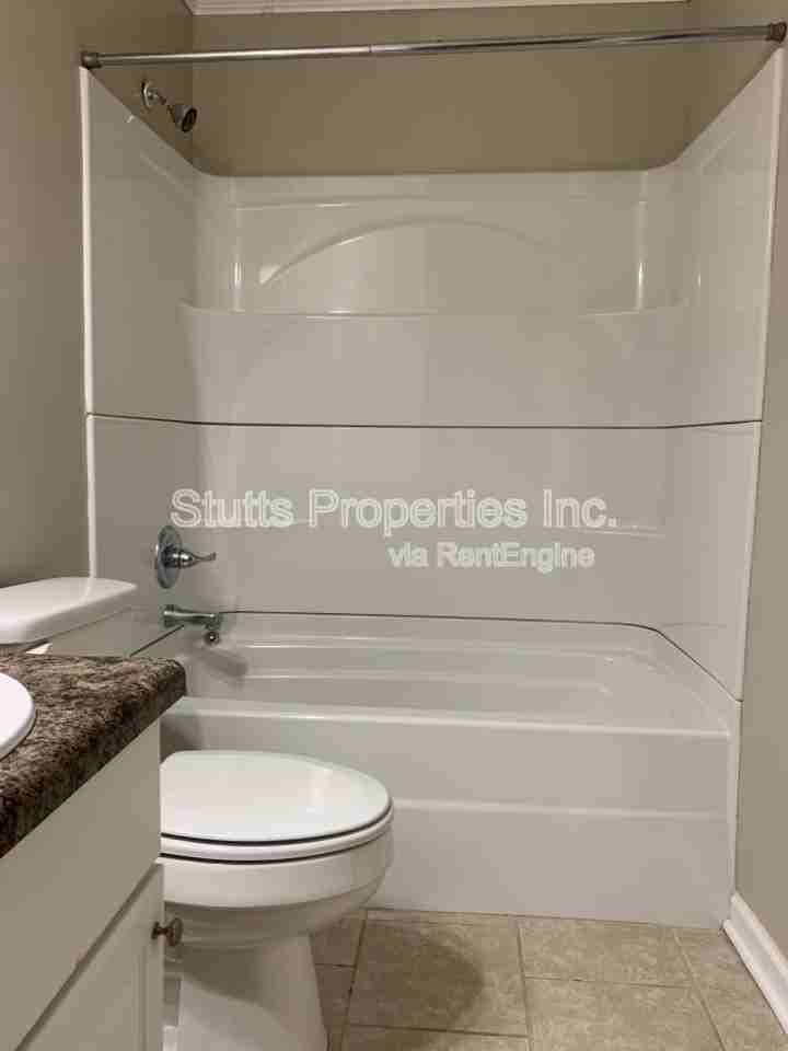 414 Hermitage Dr #3 - Photo 5 of 8