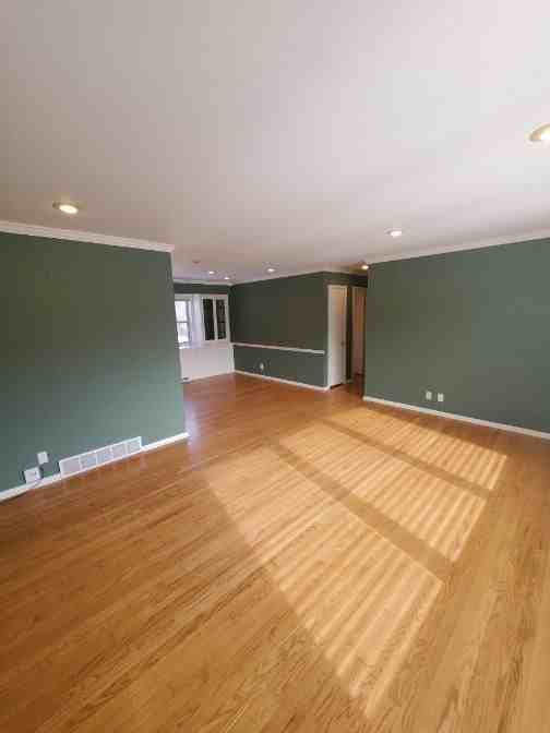 8862 North Malibu Drive - Photo 4 of 25