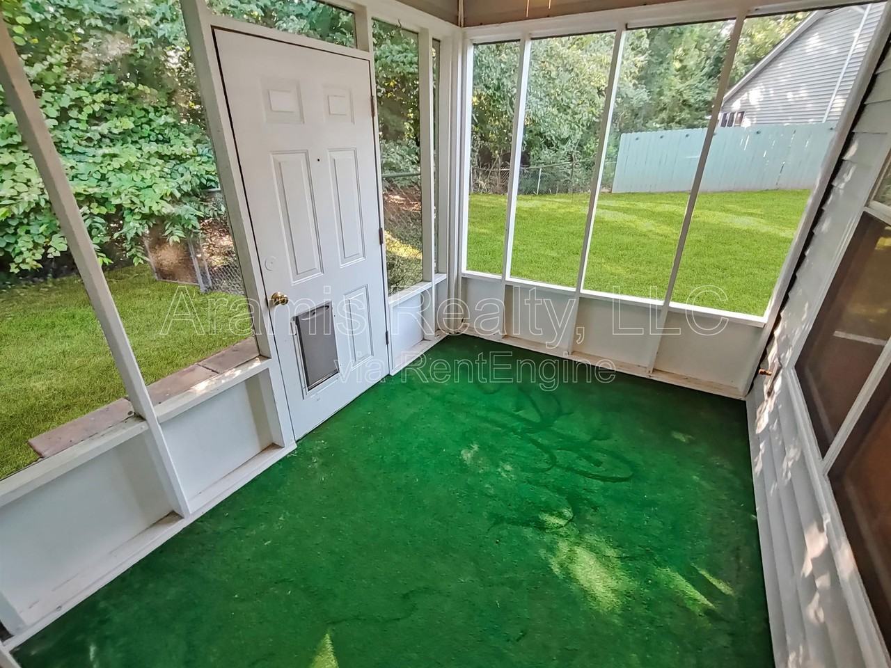 697 Bostonian Way - Photo 2 of 17