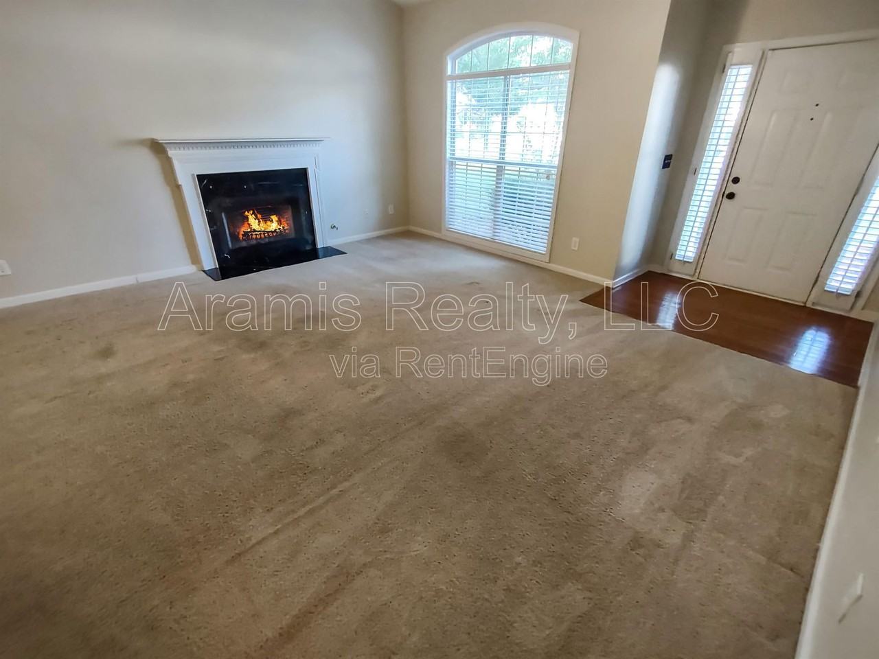697 Bostonian Way - Photo 6 of 17