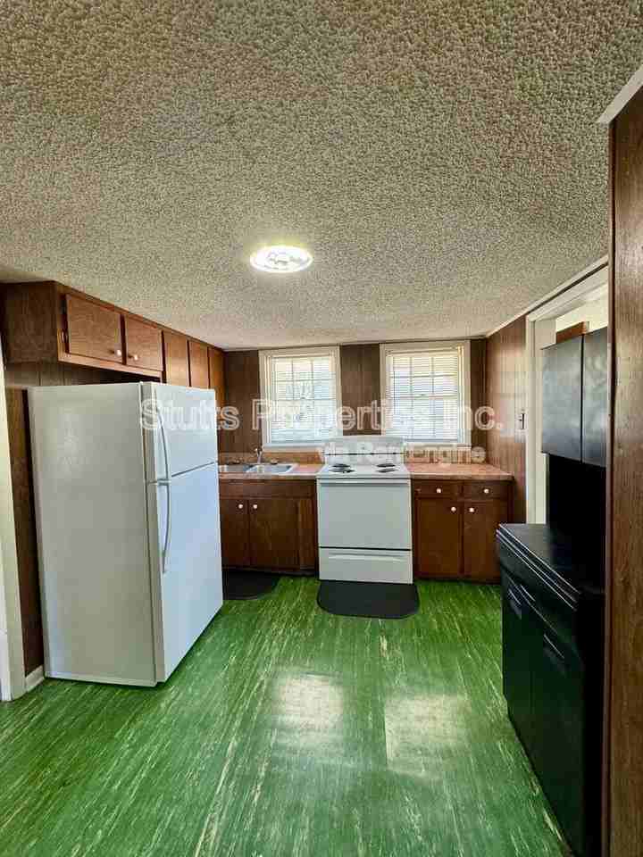 316 S Chestnut St #B - Photo 4 of 5