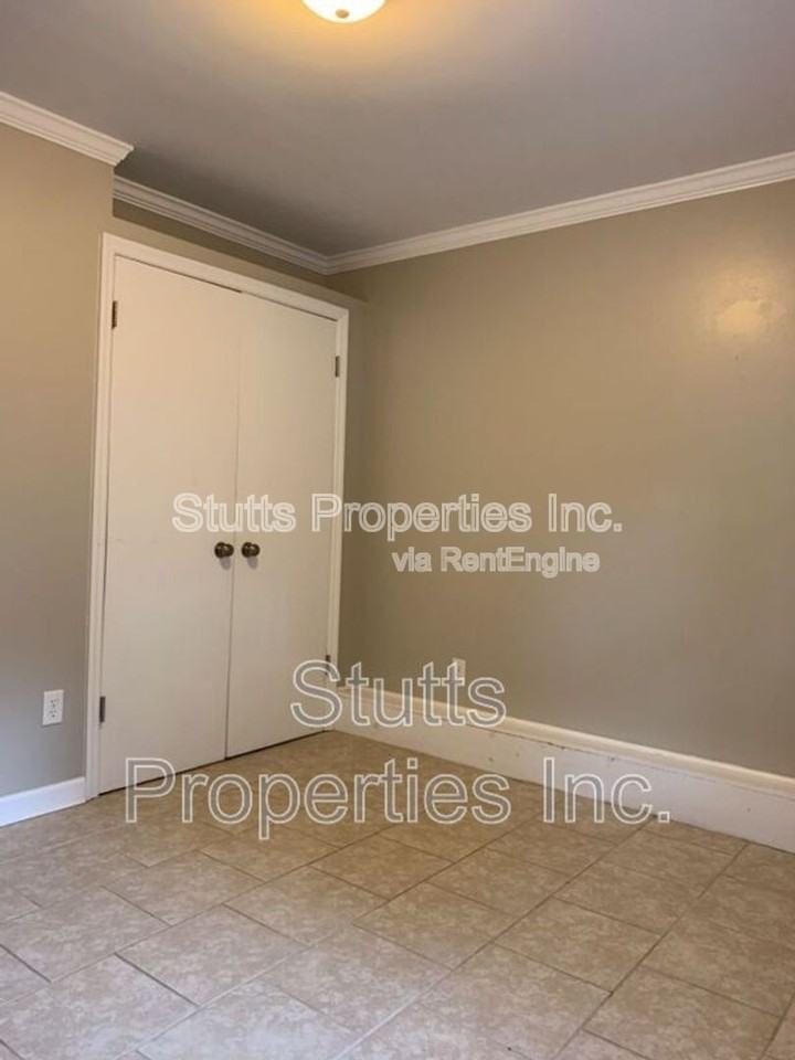 414 Hermitage Dr #5 - Photo 4 of 7