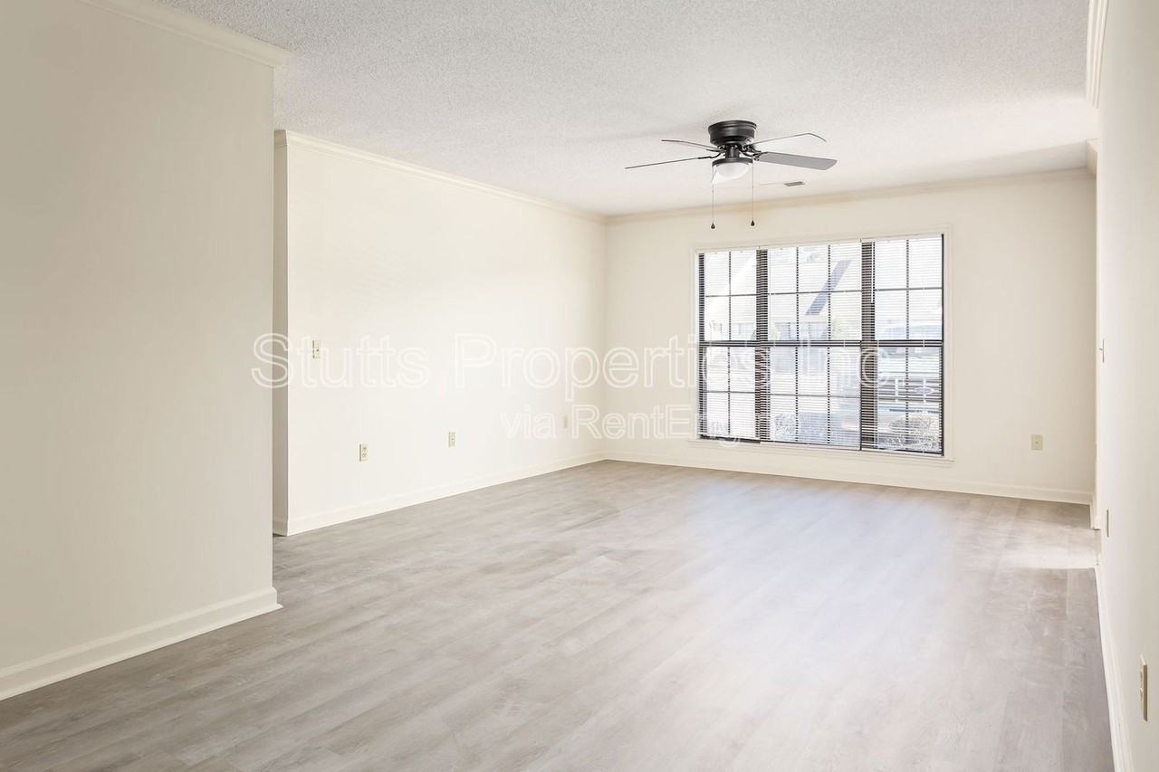 2424 Roberts Ln #J84 - Photo 6 of 15
