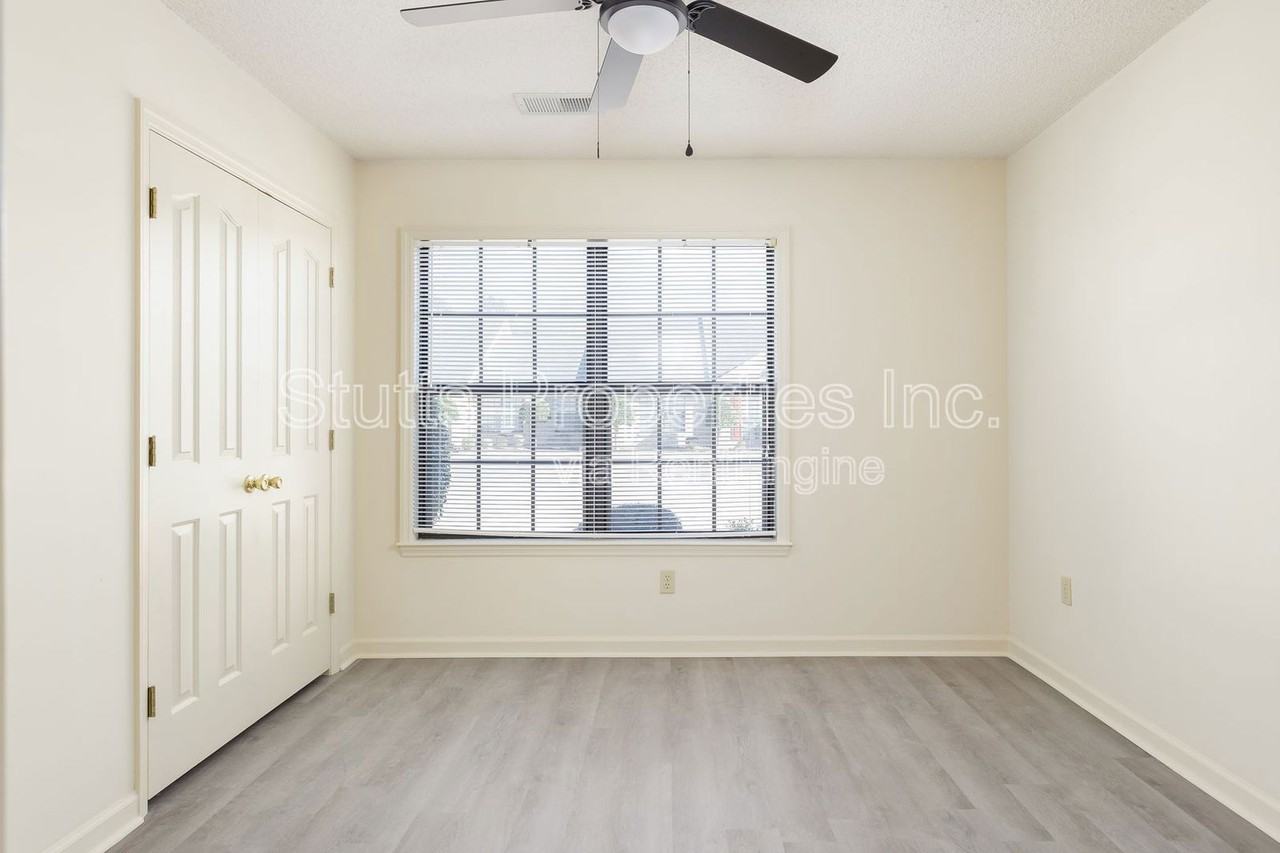 2424 Roberts Ln #J84 - Photo 7 of 15