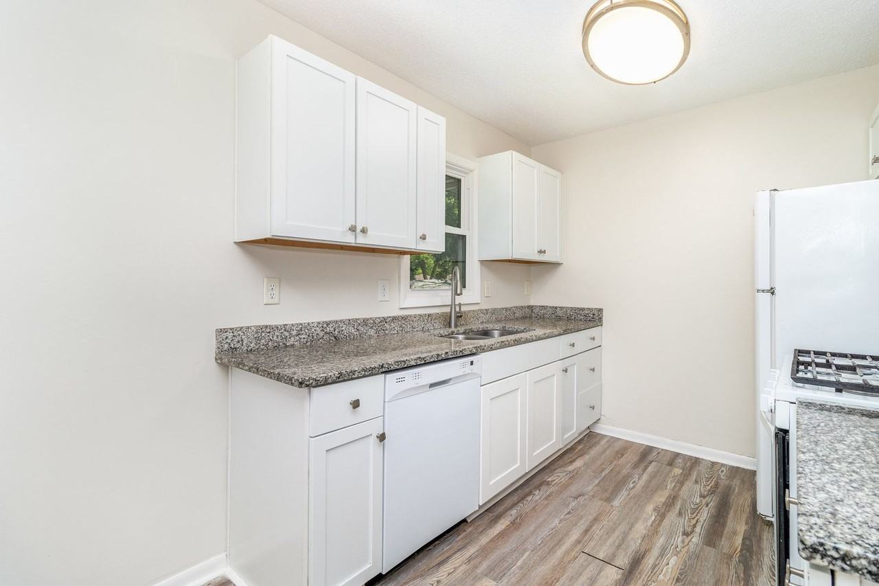 1208 82nd Avenue North - Photo 3 of 28