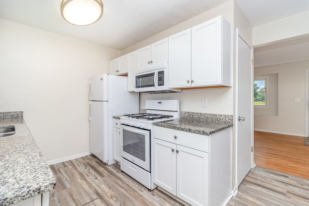 1208 82nd Avenue North - Photo 4 of 28