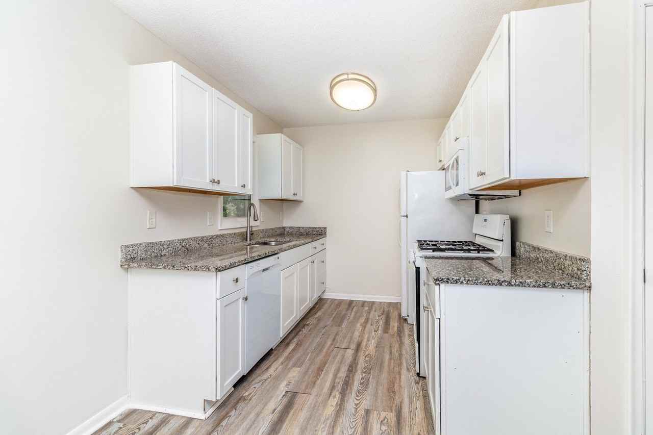 1208 82nd Avenue North - Photo 5 of 28