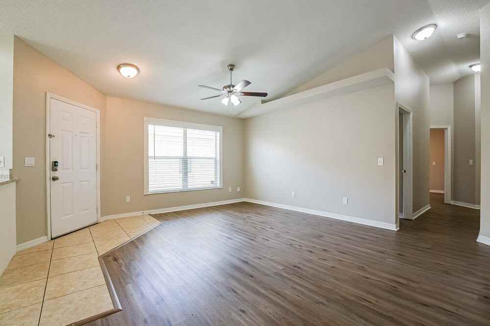 160 Burnsed Pl - Photo 4 of 16