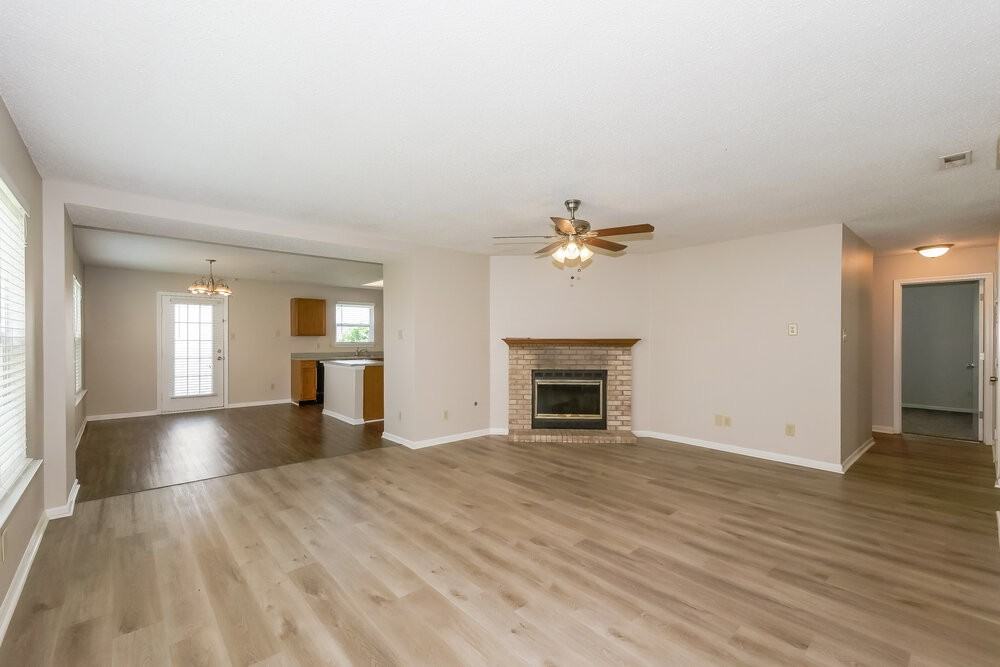 2282 Shadowbrook Dr - Photo 4 of 16