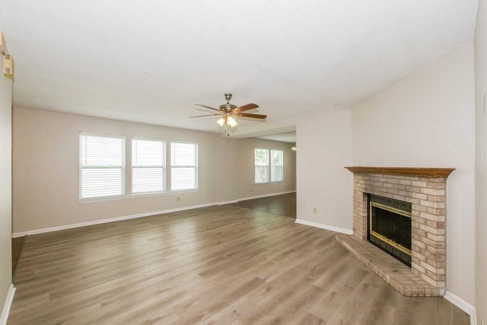 2282 Shadowbrook Dr - Photo 5 of 16